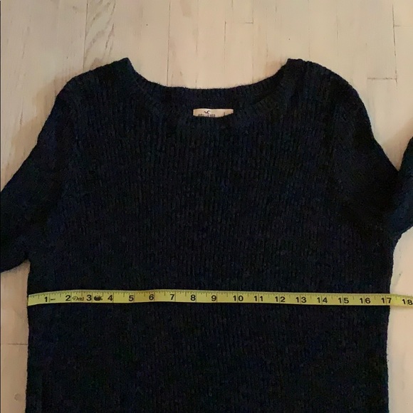 NAVY HOLLISTER SWEATER - Picture 6 of 7